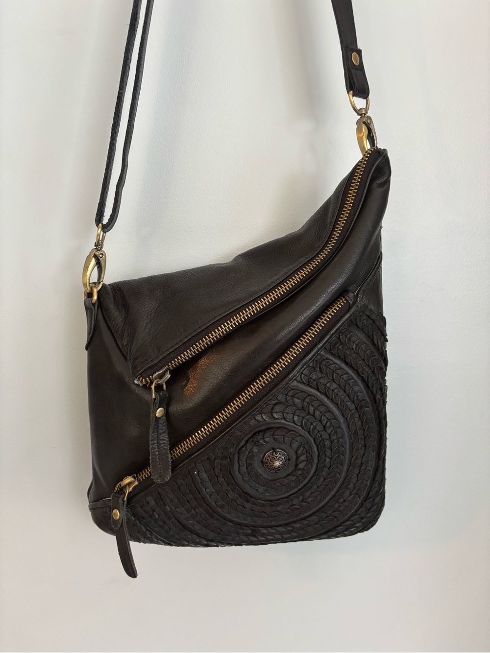 Black milo Detailed Leather Crossbody Bag